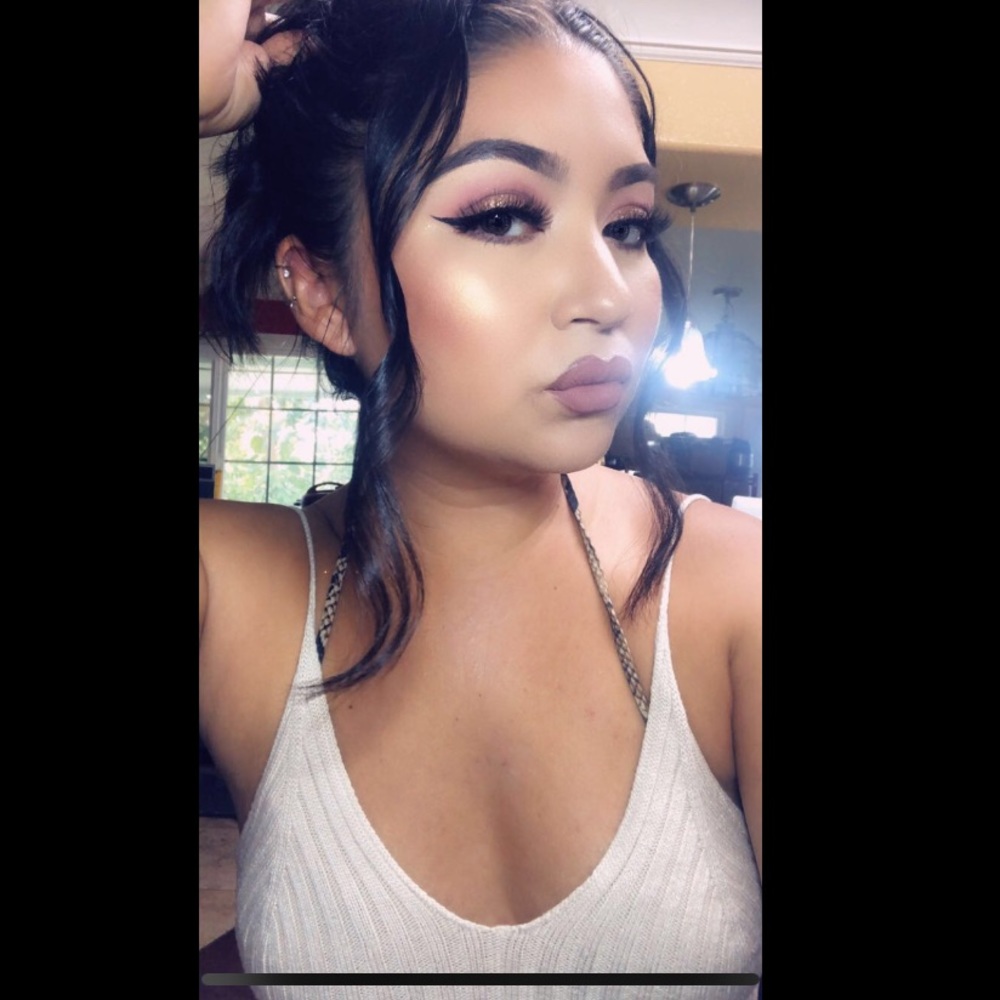 Meet your Posher, Raquel